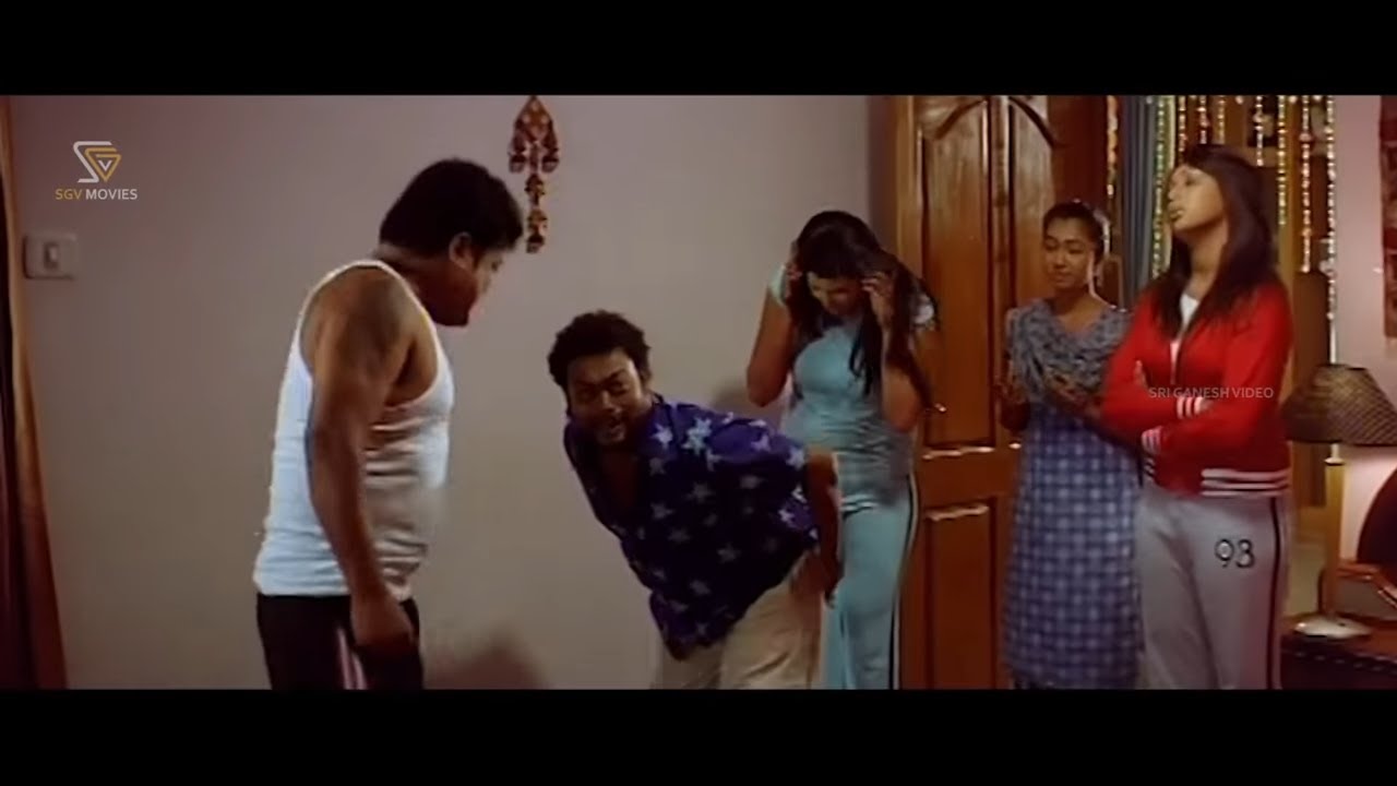 ಹೇ ಥು... ಹೆಣ್ಮಕ್ಕಳಿಗೆ ಡಿಕ್ಕಿ ತೋರ್ಸತಿದಿಯಾ? ಮತ್ತೆ ಇನ್ನೇನು _ತೋರ್ಸಕ್ಕಾಗುತ್ತಾ? - Body Guard Movie Comedy