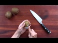 How to Peel a Kiwi With a Spoon