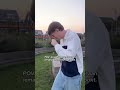 WANNEER JE IEMAND EEN KNUFFEL GEEFT DIE NET HEEF GEROOKT