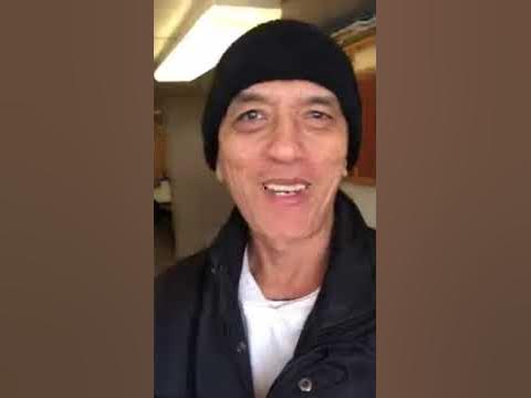 Филипинец говори на български - YouTube