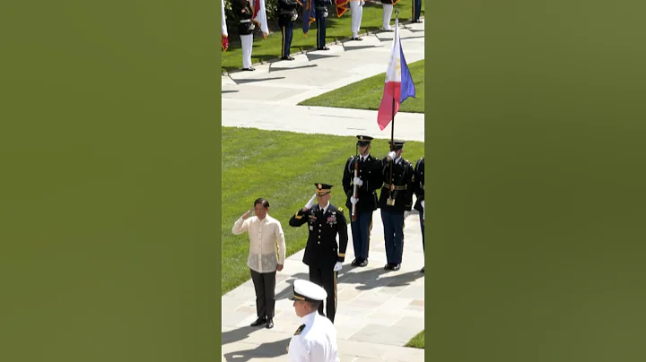 Philippine President Ferdinand Marcos Jr. places a wreath at the Tomb of the Unknown Soldier - DayDayNews