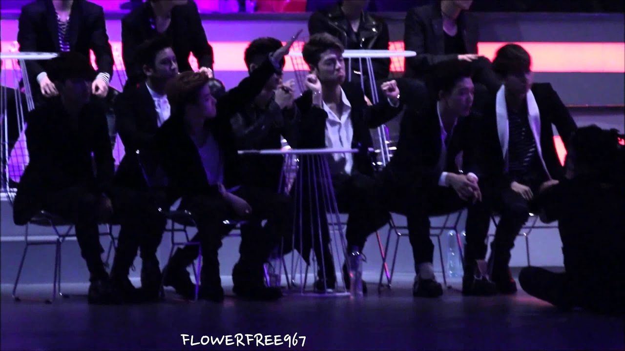 151202 MAMA - IKON reaction to 2NE1 performance