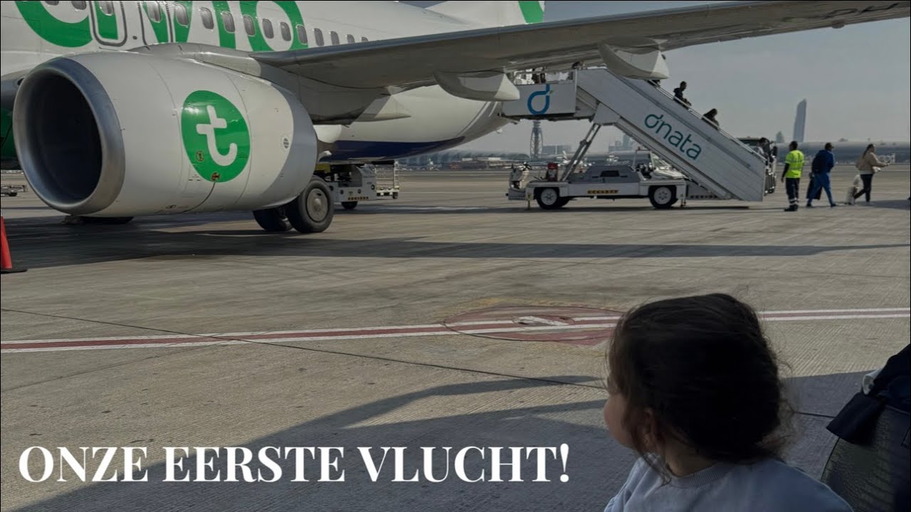 ONZE EERSTE VLUCHT NAAR..... & IK MOEST MIJN VIDEO'S VERWIJDEREN OP HET VLIEGVELD ✈️😱