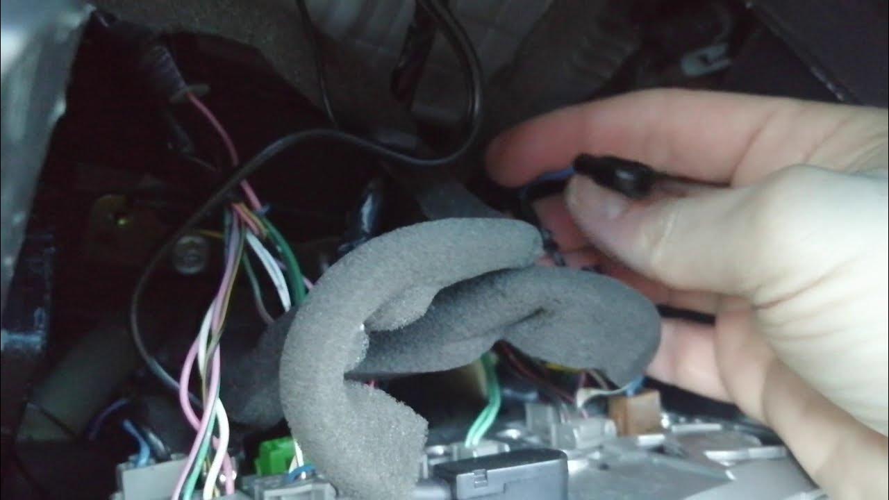 Mitsubishi Pajero 2006 to 2021 how to remove factory radio + part