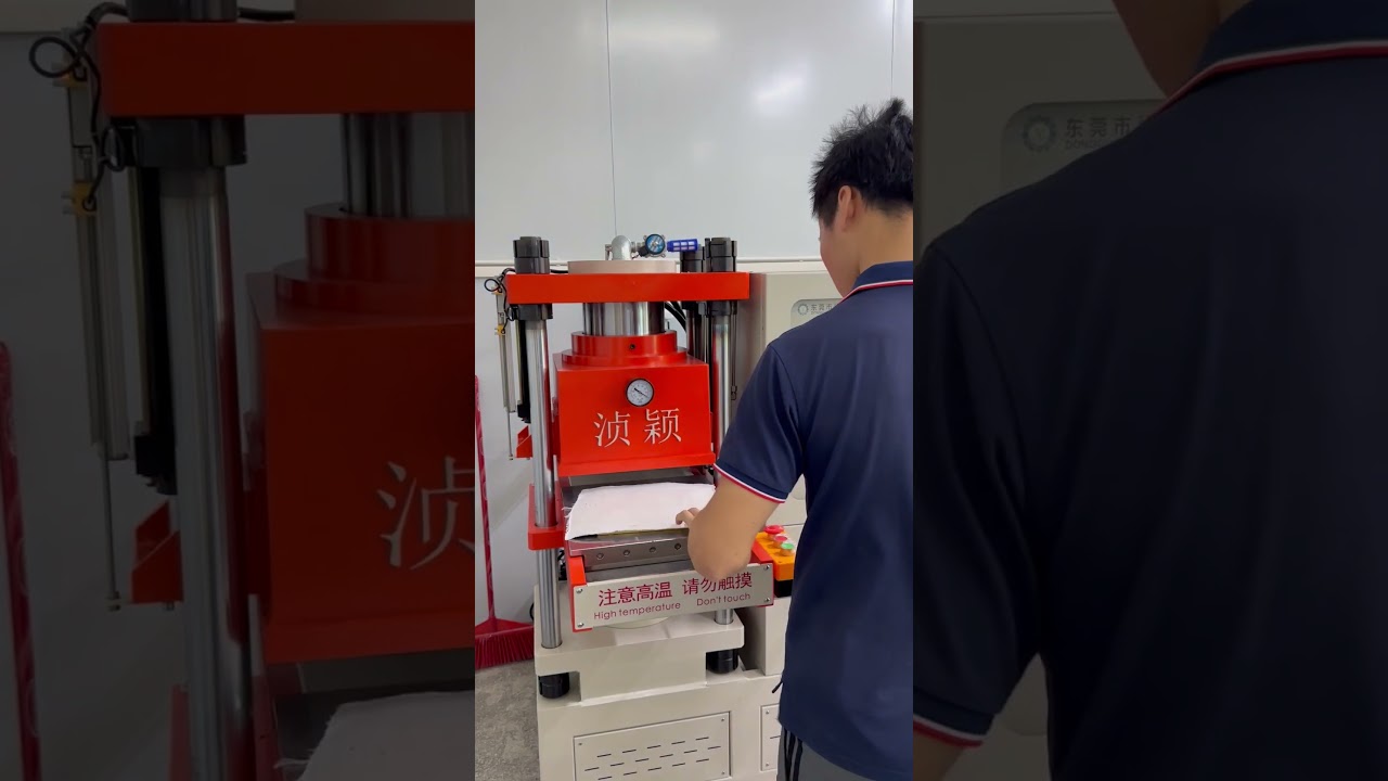 Production process of double-layer multi-color silicone transfer printing label