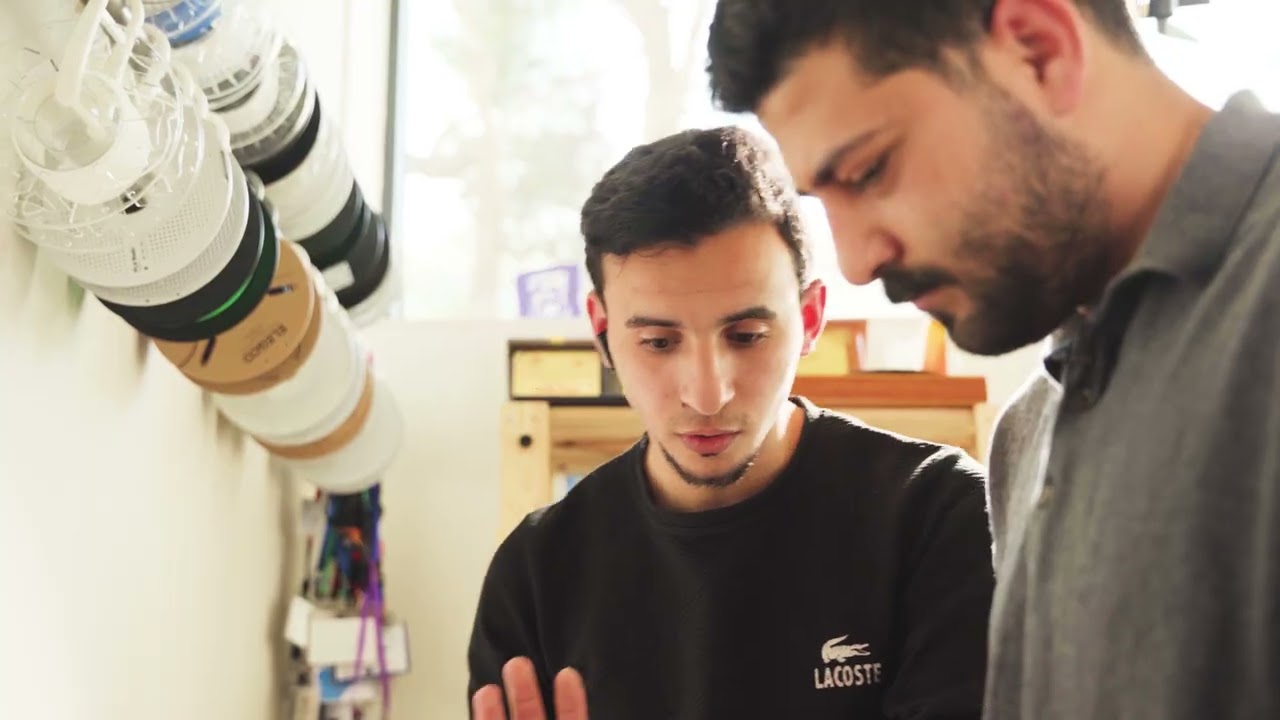 إعادة تدوير الزجاجات البلاستيكية وتحويلها إلى Filament للطباعة ثلاثية الأبعاد   (Qenineh)