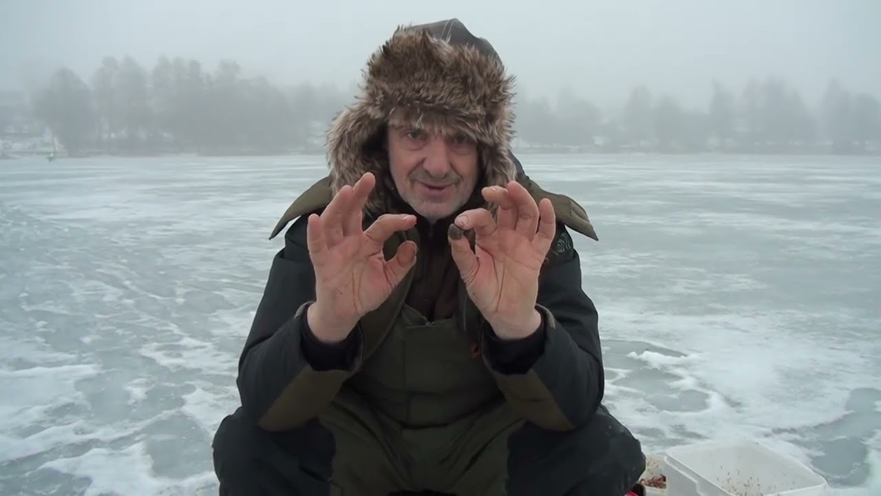 Co się dzieje pod lodem jeziora