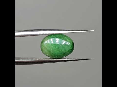 Натуральний камінь гранат цаворит кабошон 3,2 ct, ювелірна вставка для створення прикрас, видео 1