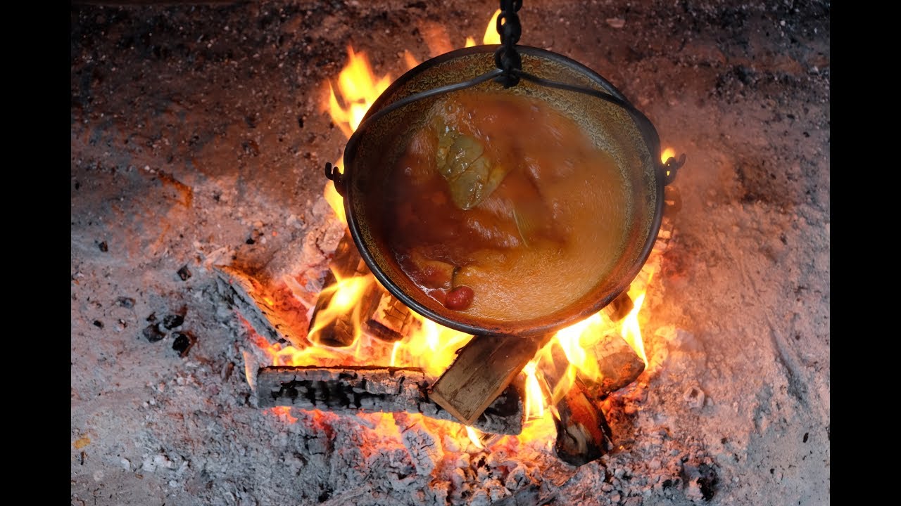 Halászlé, Rév csárda, Érsekcsanád. The real Hungarian fish soup cooked ...