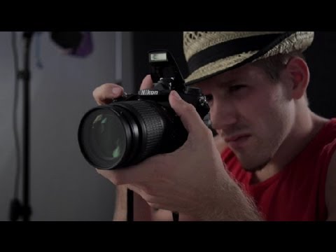 advantages-&-disadvantages-to-using-a-camera's-flash-:-dslr-photography-tips