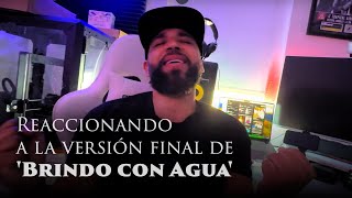 Henry Santos escucha 'Brindo con Agua' finalizada por primera vez.