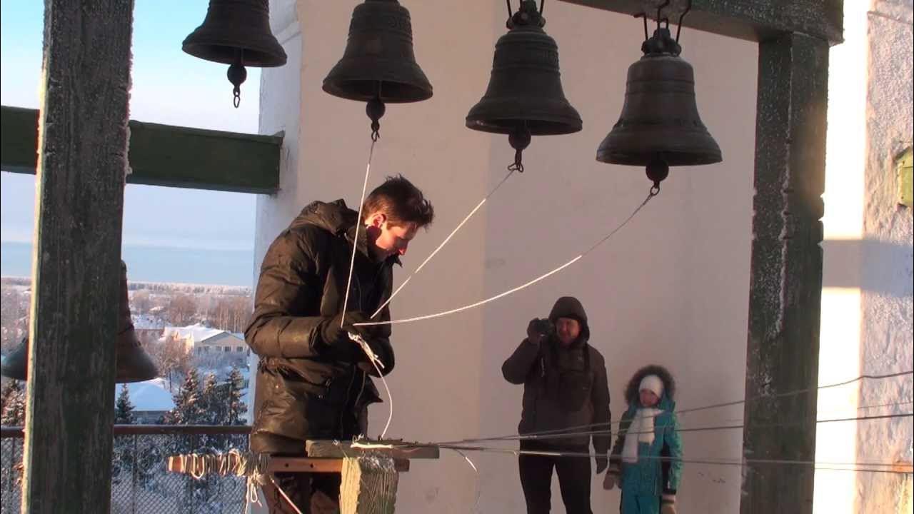 Женщина в золоте. Сахарница хрустальная с крышкой. Брянские колокольчики из хрусталя. Каргополь колокольные звоны. Фестиваль хрустальные звоны в каргополе.