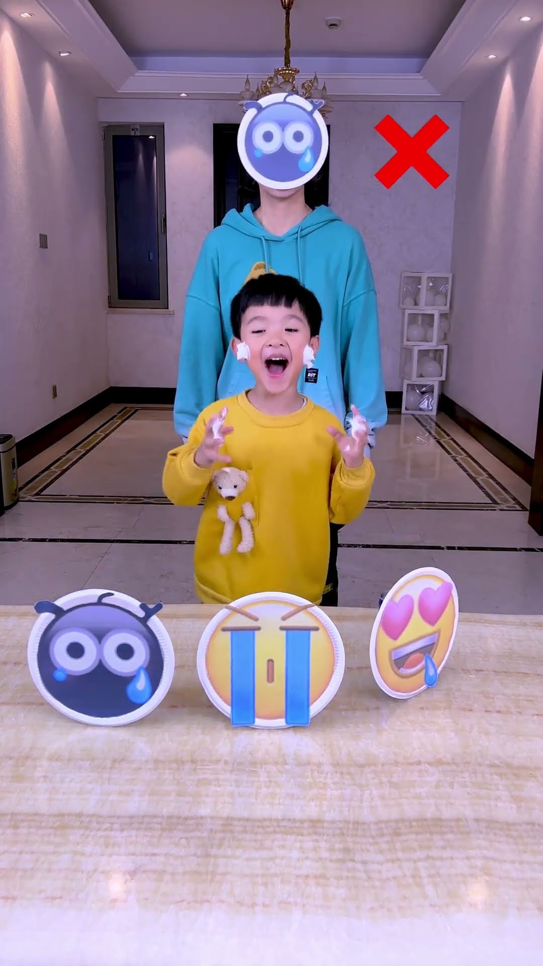 Extreme Three-Choice, Guess The Emoji Challenge#Funnyfamily #Partygames #Funny #Shorts
