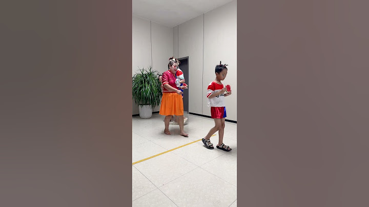 小丑哥哥插队被妈妈教训！#小丑#家庭#搞笑