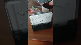 Wireless charging transmitter unit used to drive a green led with 10 milliAmps to ~25 milliAmps