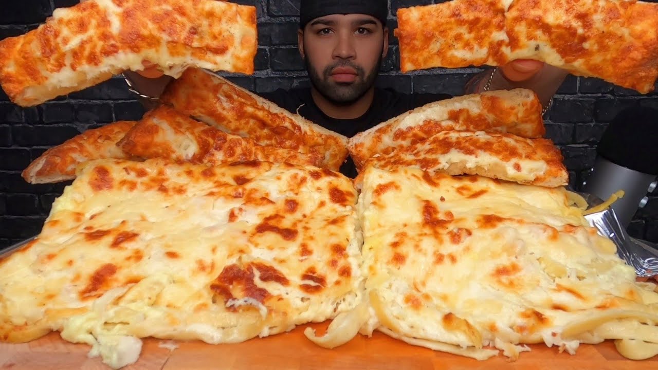 (ASMR NO TALKING) CHEESY CHICKEN ALFREDO AND CHEESE BREAD MUKBANG