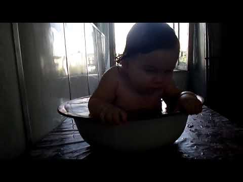 maklieri ladosaxlebi - ჩემი შვილიშვილი ბაბი-2 წლის წინ, გრილდება.......