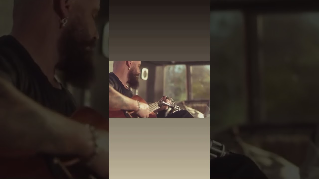 Les dejo un pedazo del video oficial de "Ven" 