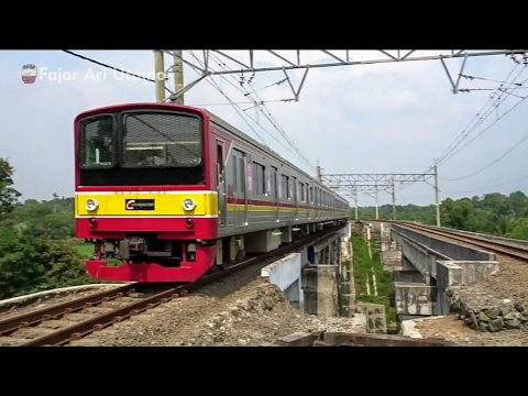 [Cilejit] Kereta KRL commuterline Lewat Jembatan - YouTube