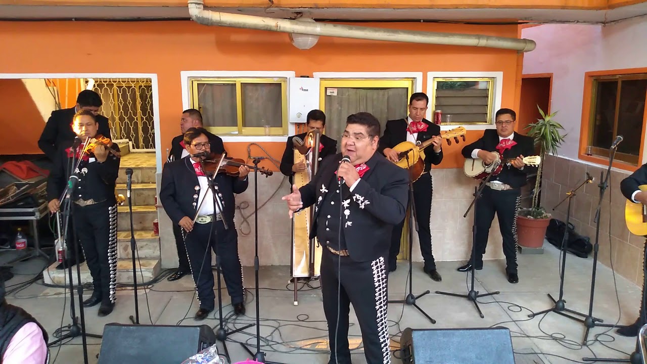 El siete mares Mariachi Premier de México de Enrique González
