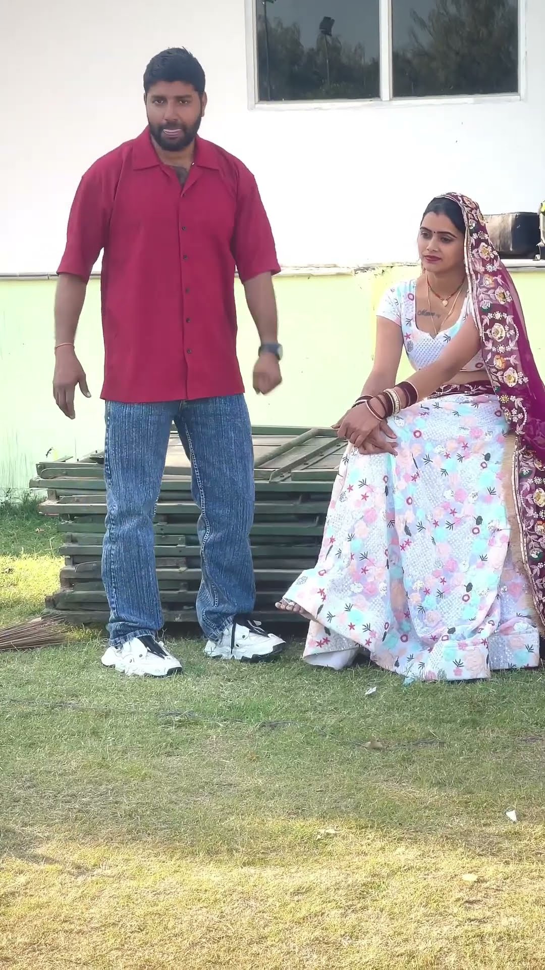 बनके बंधड़ी चाल बावली महरी #shorts #meenu #trending #ytshorts