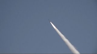 فيديو: في ظل توترات مع الهند.. الجيش الباكستاني يختبر بنجاح منظومة صواريخ جديدة