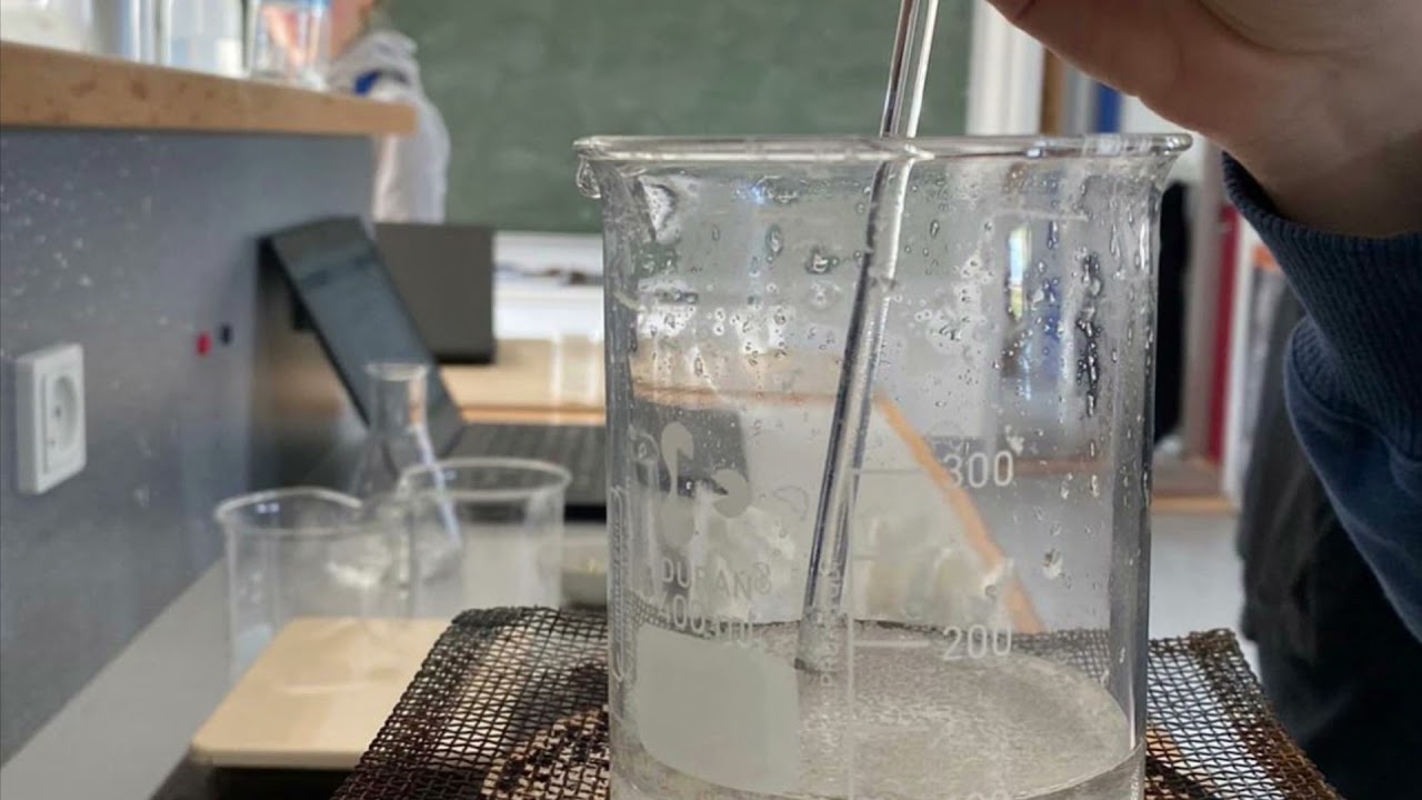 9.klasse naturfag forsøg, domineret af Fysik Kemi.