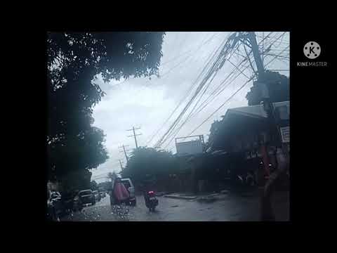 Tumirik ang tricycle, humigi ng tulong, ni rescue ko kahit  malayu at maulan,