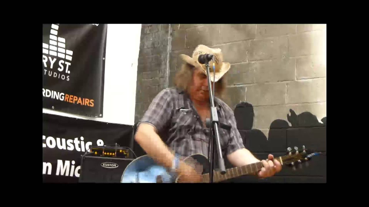 Steve Chapman Smith plays Shuttle Shuffle Festival