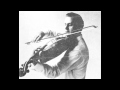 Capture de la vidéo Ulrich Koch Plays Bach Suite In D Major For Viola Pomposa