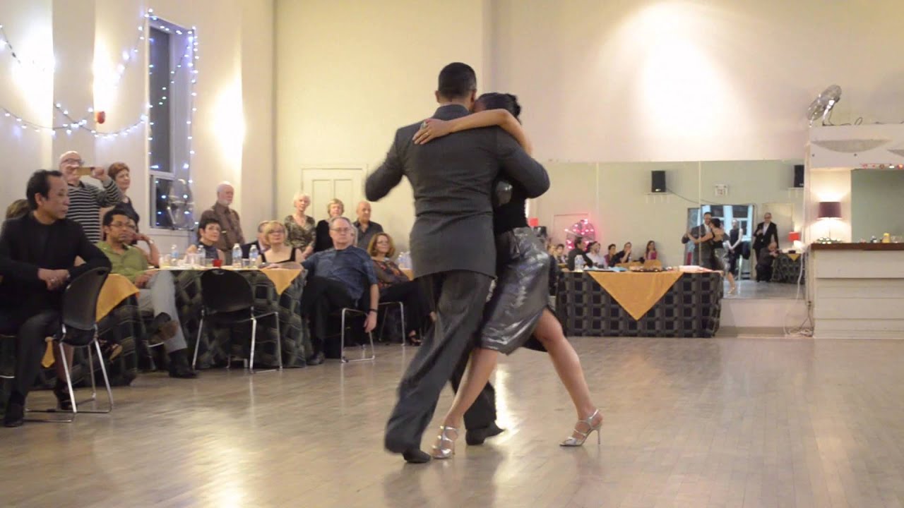 Frank Obregon y Jenny Gil bailan la Milonga Reliquias Porteñas en Toronto - Canadá