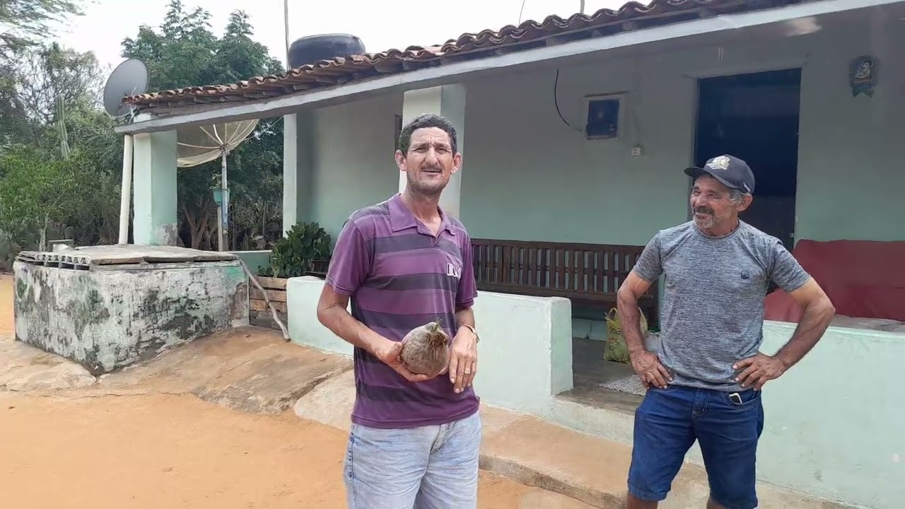 Benedito recebe uma visita de uns  brejeiro 