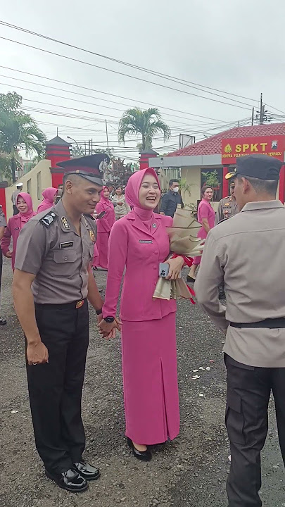 Yeni Inka's Moment of Attending Her Husband's Promotion Ceremony