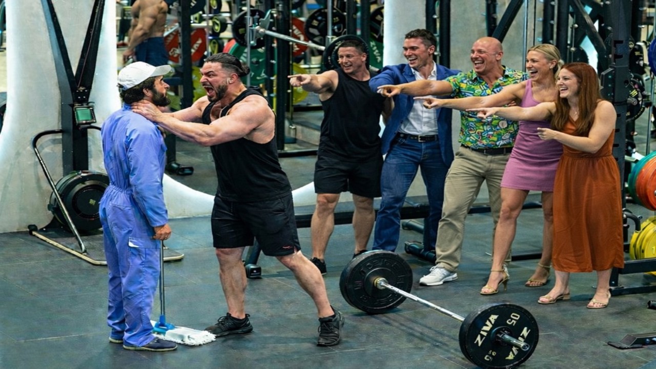 Epic Gym Scene: Anatoly Embarrasses Strongman The Crowd Went Crazy 💪🧹 | Anatoly Gym Prank