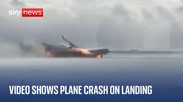 Dramatic video shows plane crashing and flipping over in Toronto