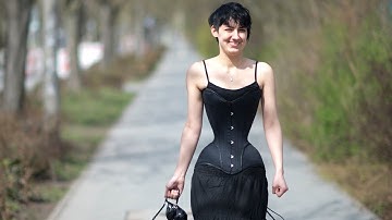 Small Waist: I Want The World