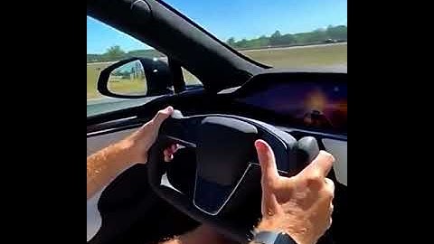 Tesla Model S Plaid Brutal Launch Acceleration.
