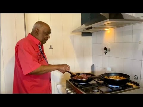 Video: Hoe Om Tuisgemaakte Shoarma Te Maak