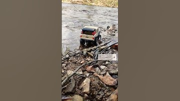 🏞️😲 Axial SCX24 Jeep Gladiator river crawl #shorts #shortvideo #axial #scx24 #rccrawler #rc #jeep