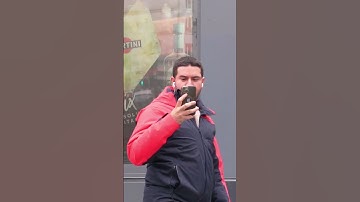 We were not ready for this Open Mic in Paris 😇