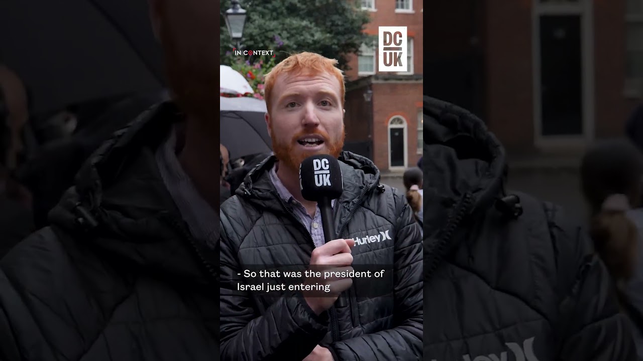“Are you a war criminal?” — Herzog confronted on Downing Street ahead of UK meeting.