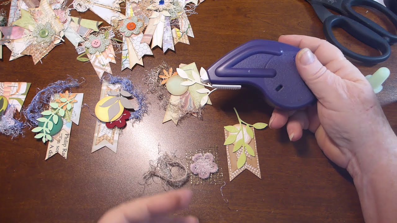 New series "Scrappy Time with Caroline" episode 1, come and join me for some giggles.