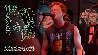 Video-Miniaturansicht von „THE CHATS live in The K! Pit (tiny dive bar show)“