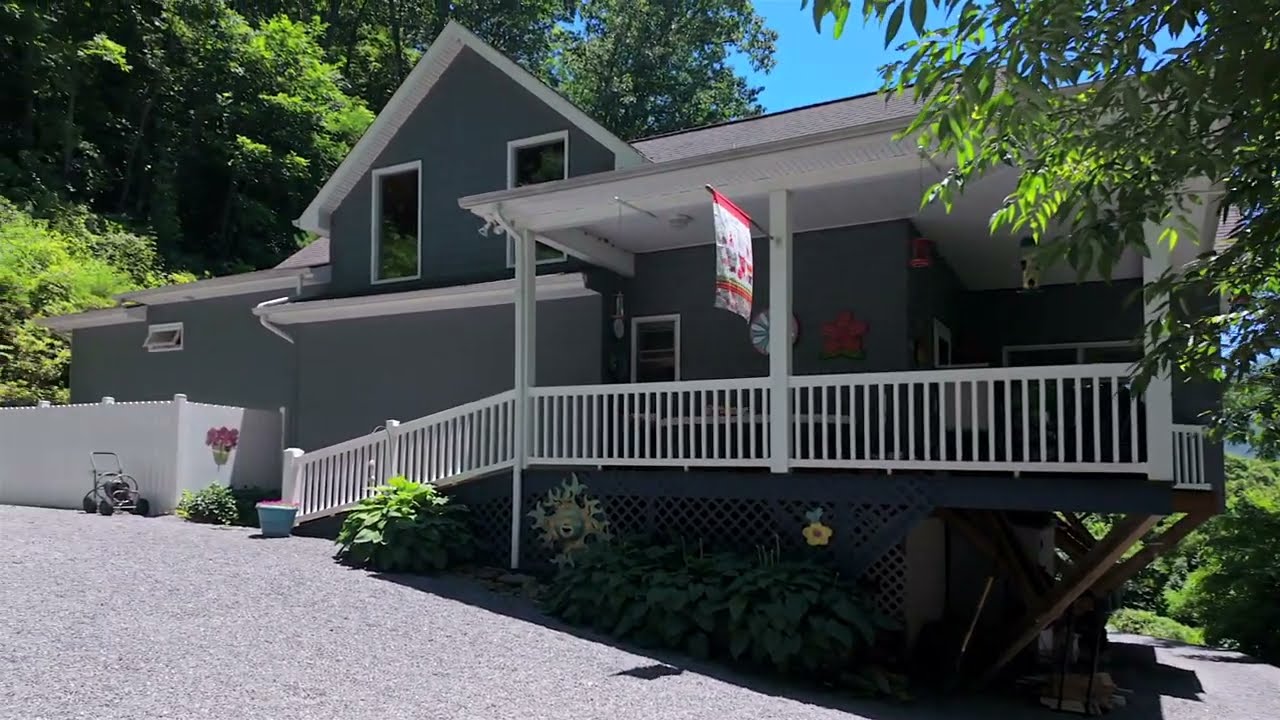 28 Mountain Breeze Drive Maggie Valley, NC 28751