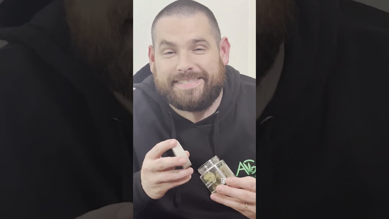 The Smell of 4 Different Weed Strains | Zushi , Blueberry Cupcake, Truffle Runtz & OG