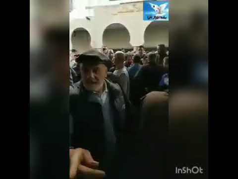 مسجد التقوى باب الواد شاهد رد فعل مصلين بعد تكلم امام  ودعى للانتخابات عصابة