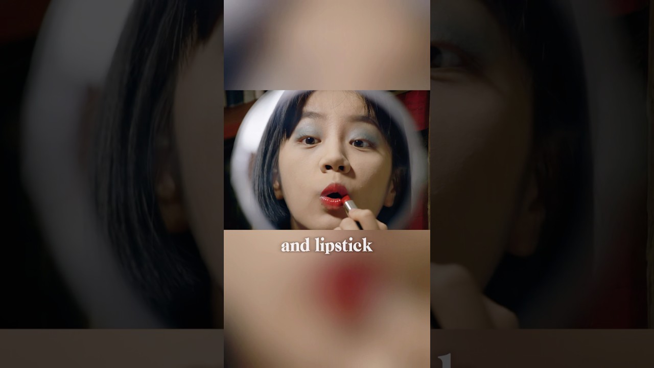 Сестра и брат съели яичницу, а девочка съела только обычный рис.