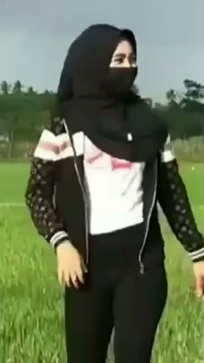 jilbab hitam celana leggin ketat