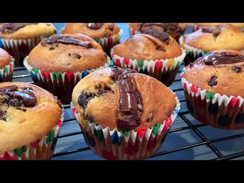 BEST Homemade Chocolate Chip Muffins 🍫