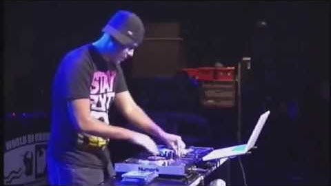 Numark NS7: DJ i-Dee at the 2009 DMC Championship